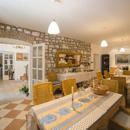 Πανσιόν Twin 10422b Trpanj